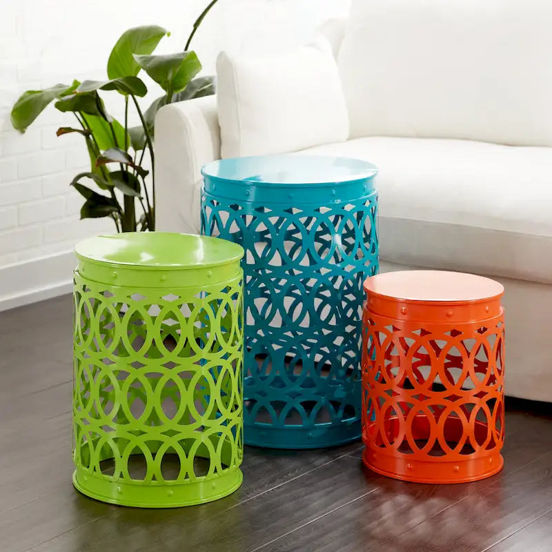 Collection de tables d'appoint gigognes en métal multicolore pour l'intérieur et l'extérieur avec motif sculpté (lot de 3) - H 23, 19, 15