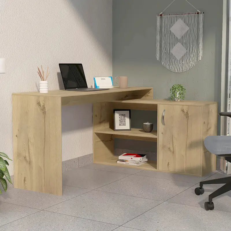 Bureau d'angle avec deux étagères et un placard à une porte