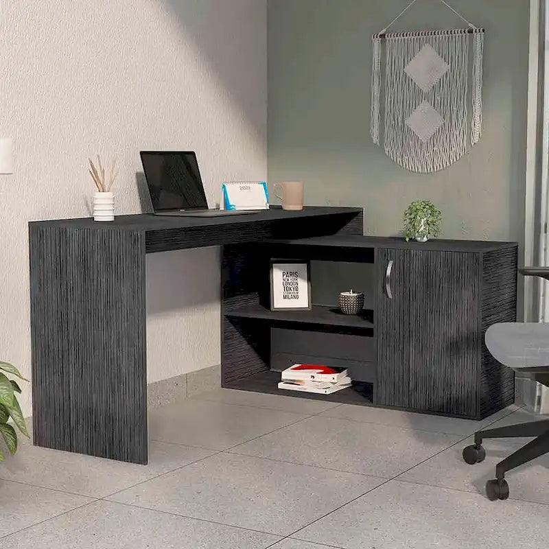 Bureau d'angle avec deux étagères et un placard à une porte