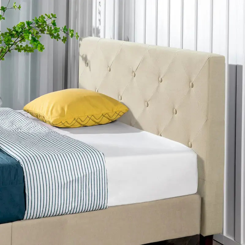 Cadre de lit plateforme capitonné beige à motif diamant
