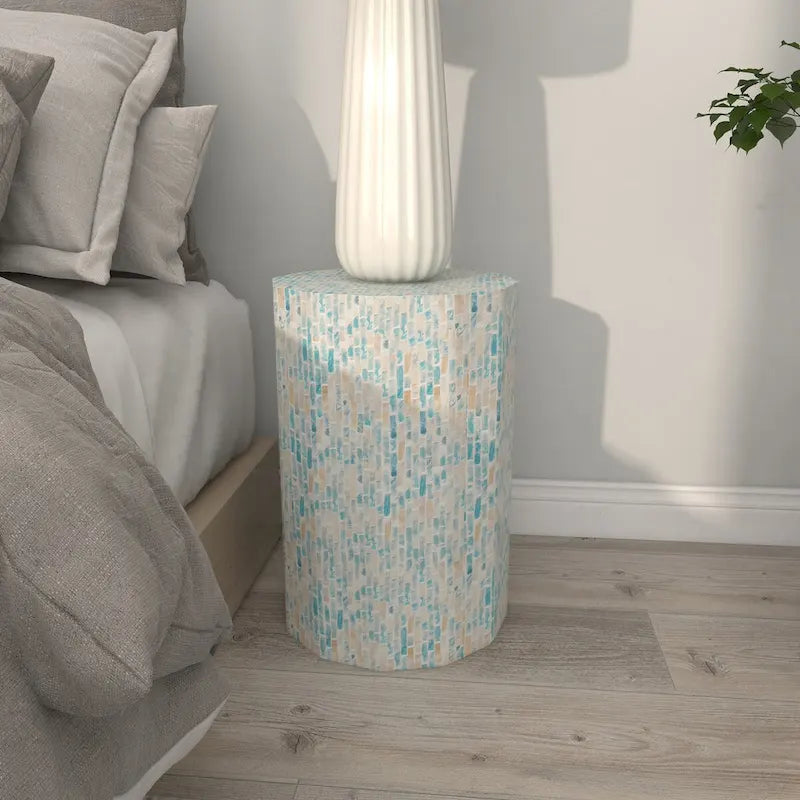 Table d'appoint ou de chevet en nacre incrustée de mosaïque faite à la main - Bleue
